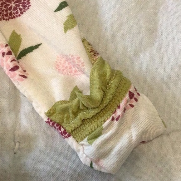 Kickee Pants newborn 2 piece set, onesie and footed pants. - Picture 4 of 6